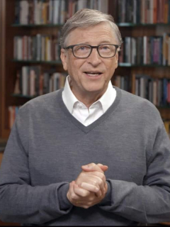 Bill Gates en medio de una alocición televisiva en junio de 2020.