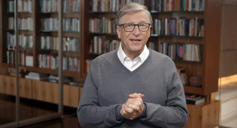 Bill Gates en medio de una alocición televisiva en junio de 2020.