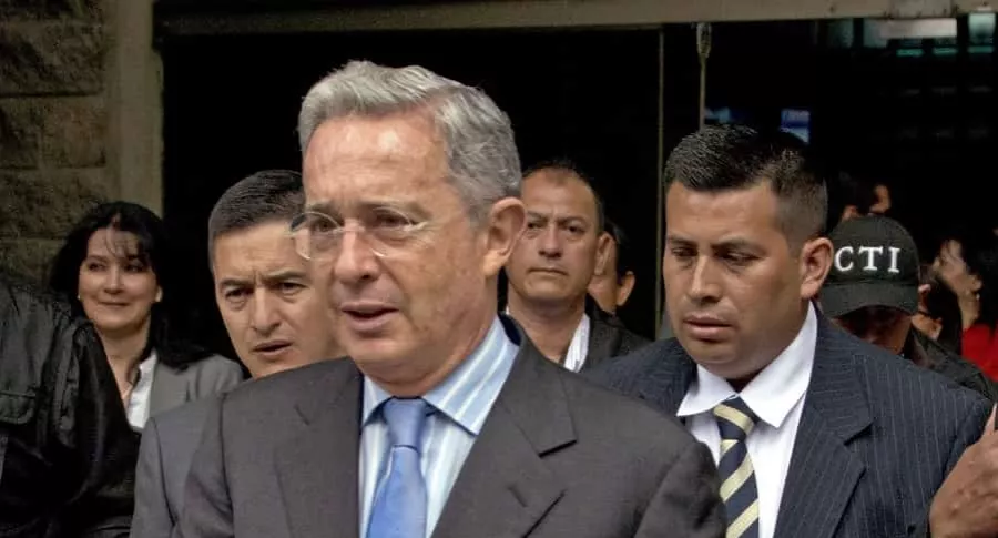 Álvaro Uribe, investigado por el caso de falsos testigos, caso que pasó a la ley 906