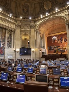 Imagen del Congreso ilustra nota sobre congresista que reveló que se le suicidó una hija