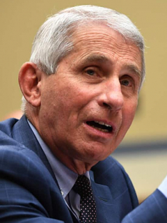 El doctor Fauci había advertido sobre incremento de casos de coronavirus a gran escala.