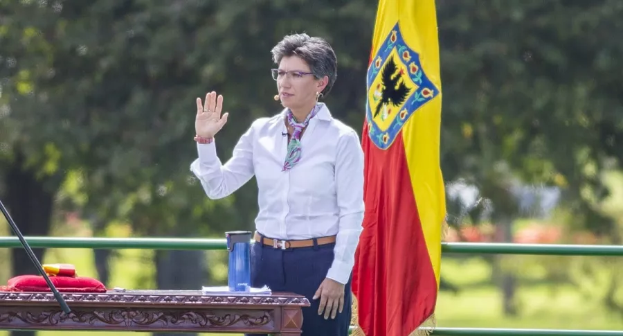 La alcaldesa de Bogotá, Claudia López, durante su acto de posesión.