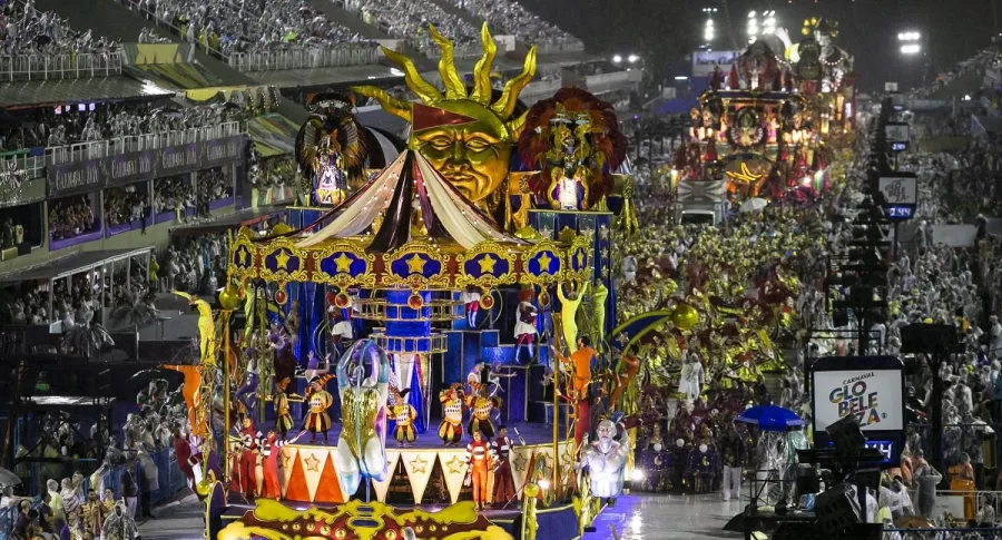 Los tradicionales desfiles de carrozas del Carnaval de Río de Janeiro, que serán aplazados en 2021 por la pandemia de COVID-19.