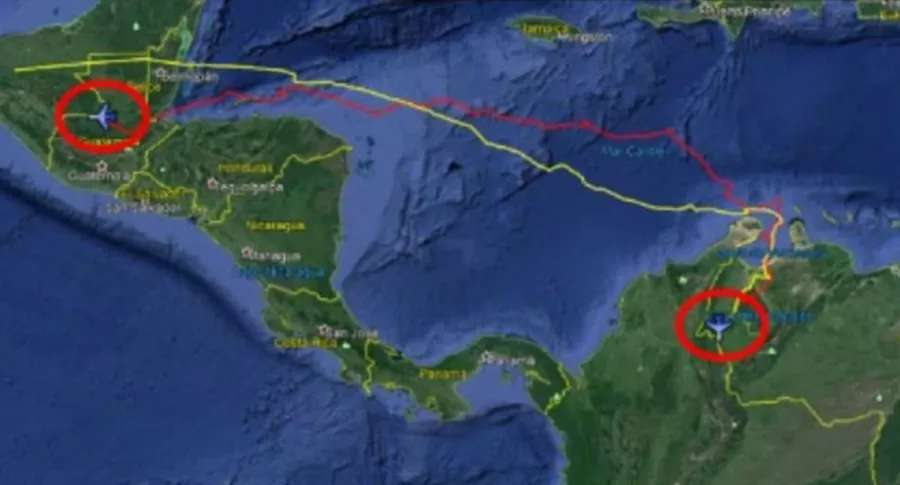 Mapa del recorrido del narcojet que se estrelló en Guatemala procedente de Venezuela. Rumbo sur: línea amarilla; rumbo norte: línea roja.
