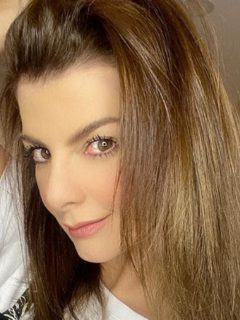 Selfi de Carolina Cruz, presentadora que confirmó que su embarazo fue por tratamiento in vitro.