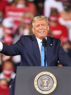 Donald Trump, quien relacionó a Biden con Santos y Petro