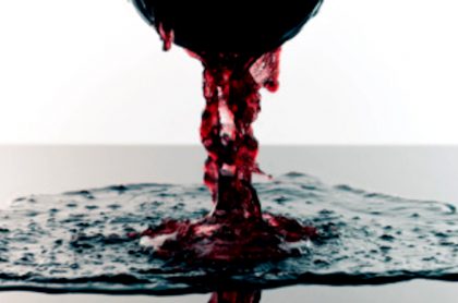 Se derraman 50.000 litros de vino tinto, en España