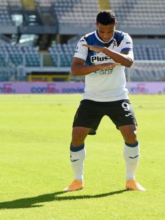 Imagen de la celebración del gol de Luis Fernando Muriel con el Atalanta