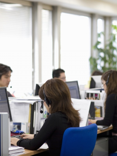 'Call center': empresas multinacionales de 'call center' abrirán más de 16.000 ofertas de empleo para bogotanos con dominio de idiomas aparte del español.