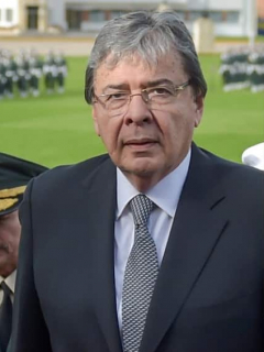 Carlos Holmes Trujillo y Felipe Zuleta: el periodista indicó que el ministro se pasó por la faja la orden de la Corte Suprema de Justicia que lo obligaba a pedir perdón.