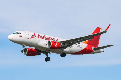 Imagen de un avión de
Avianca, apropósito de la millonaria multa que deberá pagar a Acdac.