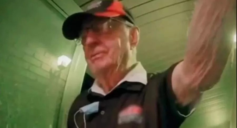 Captura de pantalla del anciano repartidor de pizza que recibió propina de 12.000 dólares gracias a TikTok