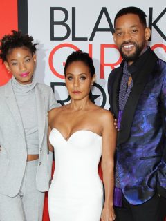 Willow Smith, Jada Pinkett y Will Smith en la alfombra roja de 'Black Girls Rock!', en 2015.