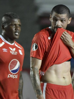 Jugadores del América, que se enfrentan a Internacional de Brasil en la Copa Libertadores, en vivo online