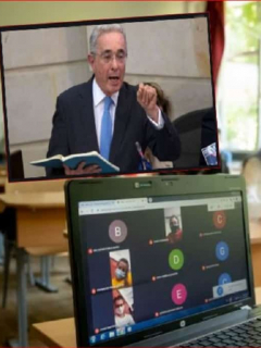 Imagen de Álvaro Uribe en el Senado, político al que un profesor lo tildó de "delincuente"