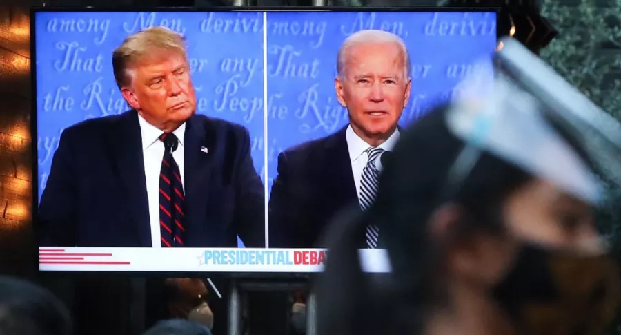 Imagen de Donald Trump y de Joe Biden en el debate de cara a las elecciones en Estados Unidos. 