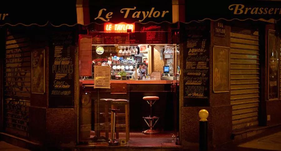 Cierran bares en París durante 15 días, por rebotes de COVID-19