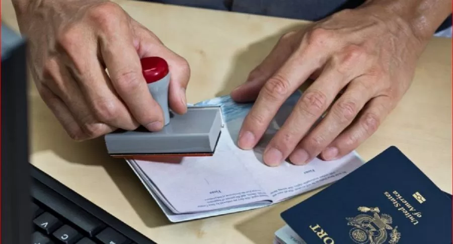 Imagen de referencia de una visa, que ilustra nota de restricciones a permisos de trabajo en EE. UU.