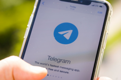 Logo de Telegram, imagen ilustrativa al nuevo 'modo Batman' que anunció la compañía.