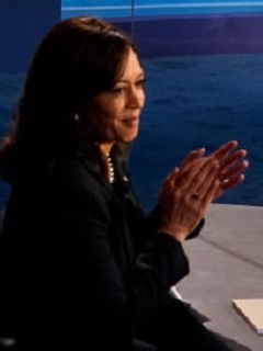 Kamala Harris (izquierda) y Mike Pence (derecha), durante el debate vicepresidencial de este miércoles 7 de octubre en Estados Unidos.