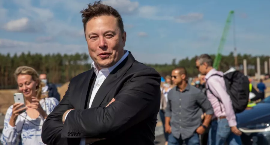 Foto de Elon Musk ilustra nota sobre los 4 multimillonarios que más aumentaron sus fortunas durante la pandemia.