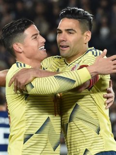 James y Rodríguez y Falcao García celebrando un gol con la Selección Colombia, Falcao pidió a colombianos que se cuiden en partido contra Venezuela por Eliminatorias