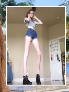 Maci Currin, quien batió el récord como la mujer y adolescente con las piernas más largas del mundo, posando para sus redes sociales.