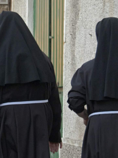 Imagen que ilustra nota de monjas que renunciaron a sus votos y se enamoraron entre ellas