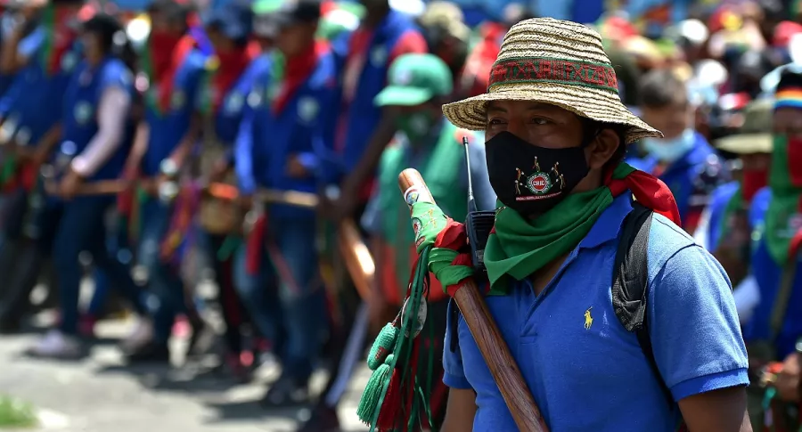Miembros de la minga indígena del suroccidente marchan hacia Bogotá