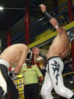 Combate de el 'Principe Aéreo' (der.), quien falleció este sábado, en México.