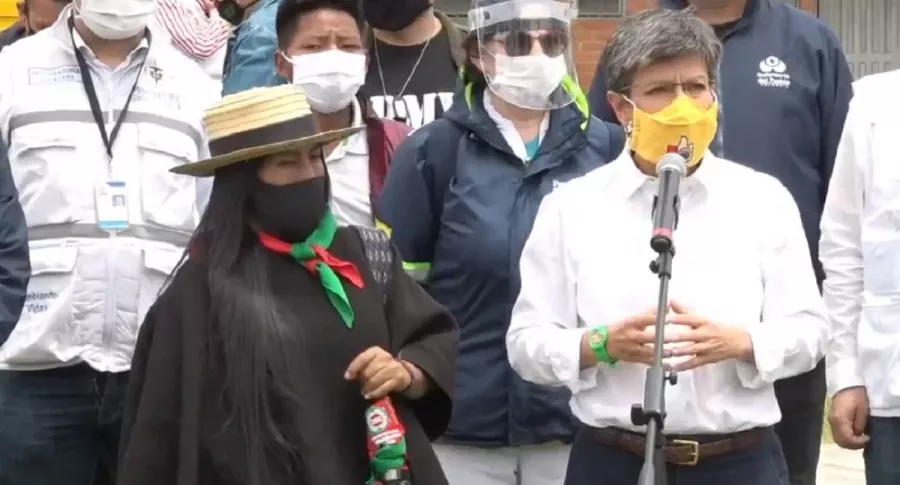 Claudia López, alcaldesa de Bogotá, critica al uribismo por no apoyar la minga indígena que llegó este domingo a la capital.