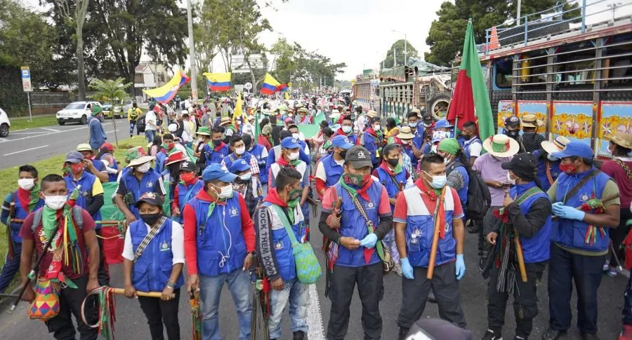 Imagen de la minga indígena, que completó su primera marcha en Bogotá con normalidad