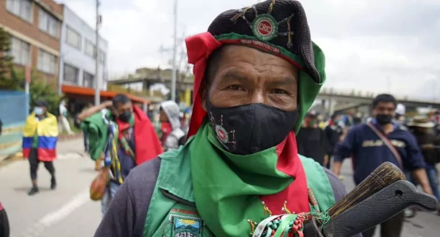 Imagen de un integrante de la minga indígena, comunidad que deberá tomar medidas de bioseguridad en Bogotá