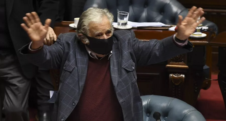 Expresidente uruguayo José Mujica renuncia a senado y política.