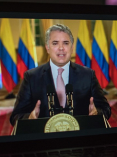 Iván Duque, quien fue llamado payaso por un joven en su página de Facebook