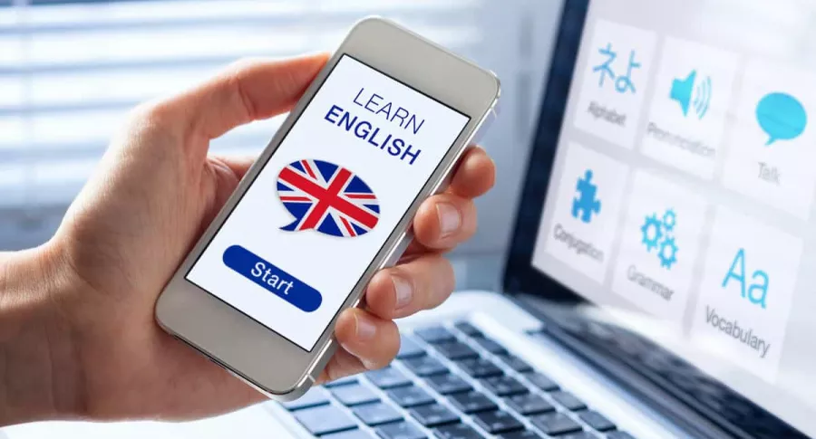 Imagen de curso de inglés en el celular para ilustrar nota sobre las mejores aplicaciones para aprender inglés