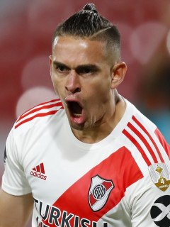Rafael Santos Borré fue la figura la victoria de River Plate 3-0 sobre la Liga de Quito por Copa Libertodres.
