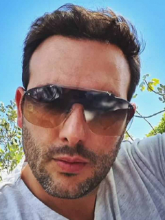 Selfi de Sebastián Martínez, actor que alborotó a sus fans con baile en Instagram.