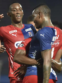 Medellín vence 2-4 a Libertad en Libertadores