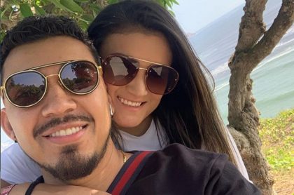 Selfi de 'Lokillo' con su esposa, Karen Gutiérrez, quien encantó en Instagram con foto en bikini.