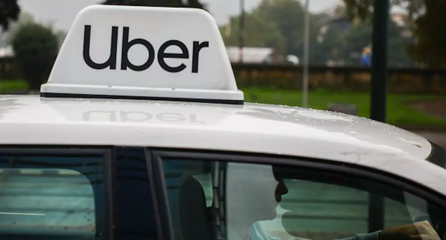 Conductores de Uber deben ser empleados, no contratistas