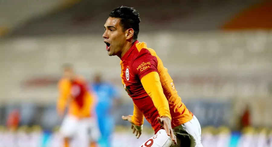 Falcao García celebrando su gol en la victoria 2-1 del Galatasaray sobre el Erzurumspor.