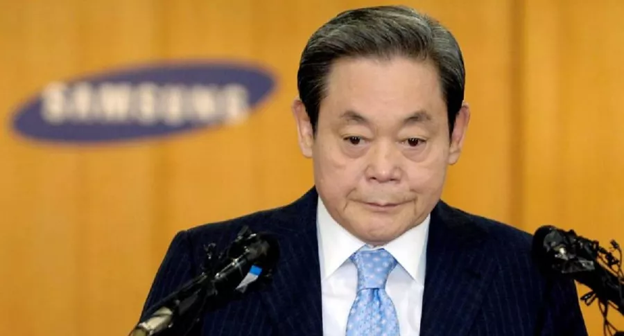 Lee Kun-hee, presidente de Samsung que falleció el 25 de octubre en Seúl, Corea del Sur, durante una rueda de prensa en la capital surcoreana el 22 de abril de 2008.