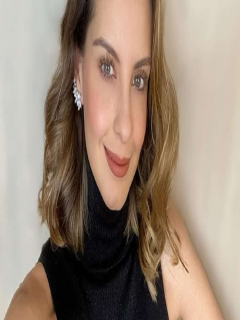 Selfi de Laura Acuña, presentadora que confesó que se antojó de tener otro hijo, luego de desempolvar imágenes de sus hijos Helena y Nicolás.