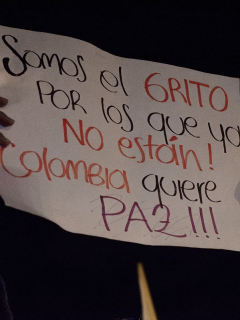Pancaerta de una de las marchas en protesta por el asesinato de líderes sociales en Colombia.
