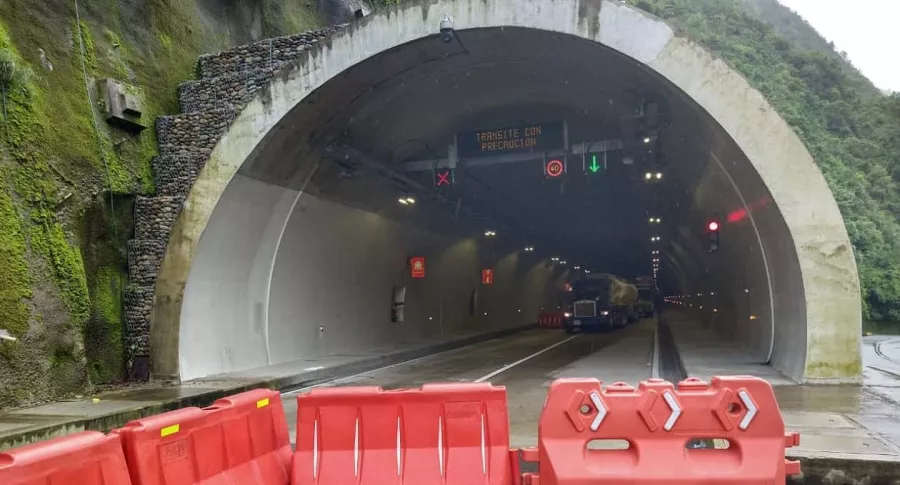 Imagen del túnel que será cerrado en la vía Bogotá-Villavicencio; el 27 de octubre