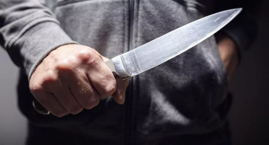 Imagen de cuchillo, que ilustra nota de joven que fue apuñalado por banda que mató a hombre, en Bogotá
