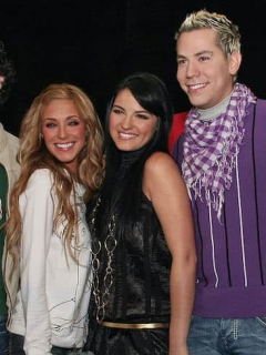Integrantes de RBD en una rueda de prensa en 2007 para ilustrar nota sobre cuáles son las canciones favoritos de algunos de la banda