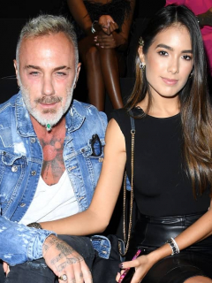 Gianluca Vacchi y Sharon Fonseca, pareja que tuvo a su hija y vive en lujosa mansión de Italia, en la Semana de la Moda de Milán de 2019.