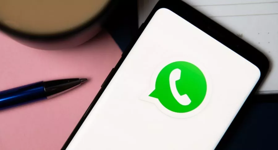 Logotipo de WhatsApp para ilustrar nota sobre el truco para cambiar el color de las letras a rojo